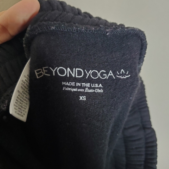 Beyond Yoga Off The Grid Black High Rise Perforated Mesh Jogger Sweatpants - Picture 7 of 8